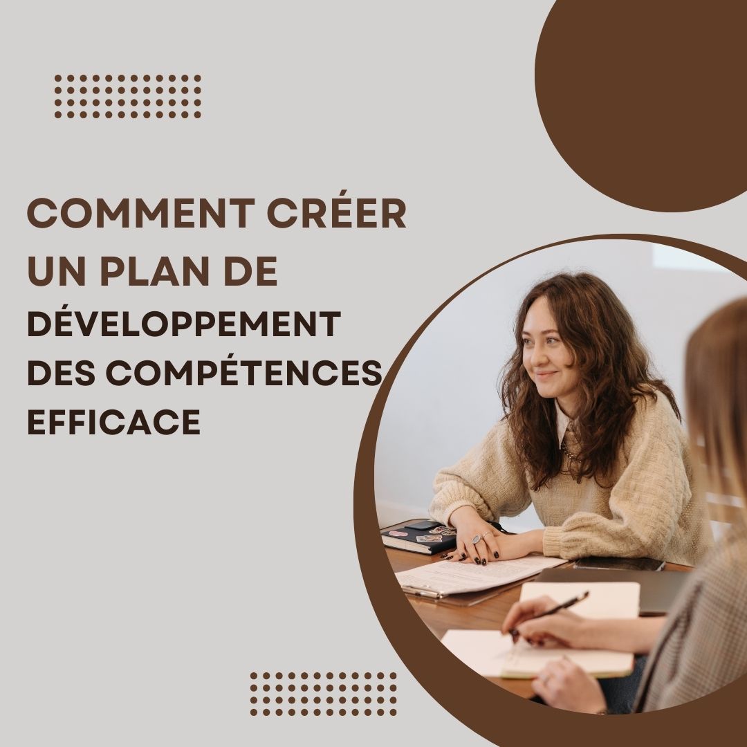 Manager planifiant un plan de développement des compétences avec son équipe